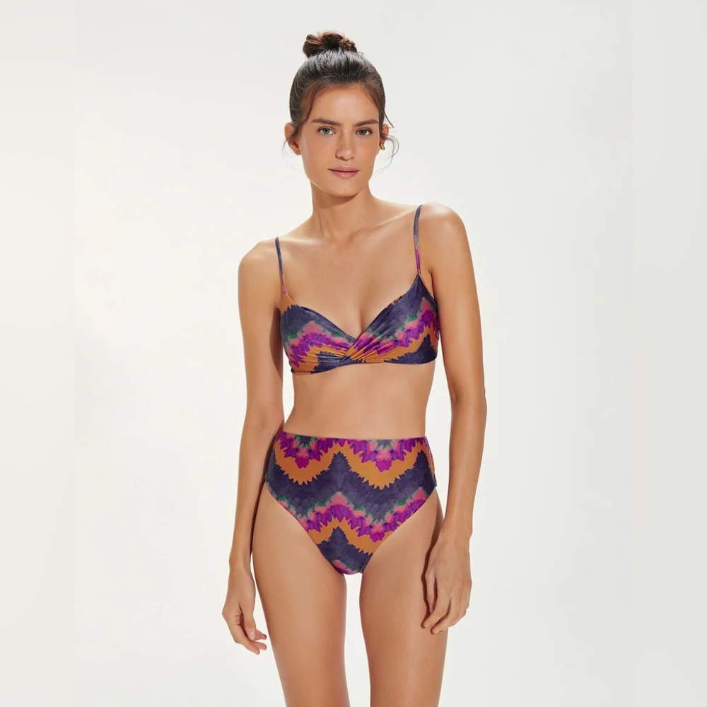 🌟 Vix Kamau Swimsuit.Size S.Top and bottom.USED once, in perfect condition! 🌟